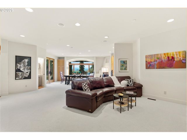 19885 Sw ATEN Rd, Beaverton, OR 97007