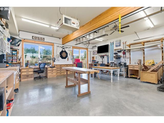 19885 Sw ATEN Rd, Beaverton, OR 97007