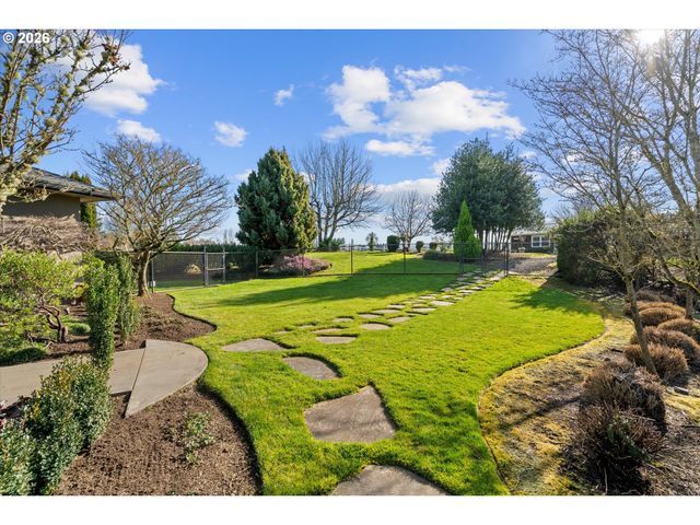 19885 Sw ATEN Rd, Beaverton, OR 97007