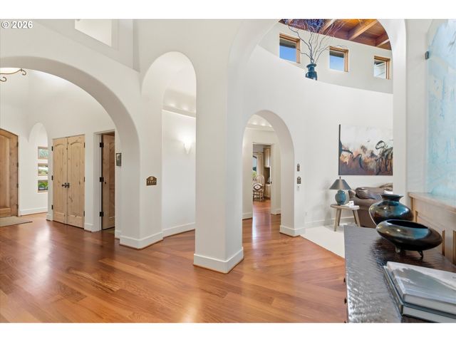 19885 Sw ATEN Rd, Beaverton, OR 97007