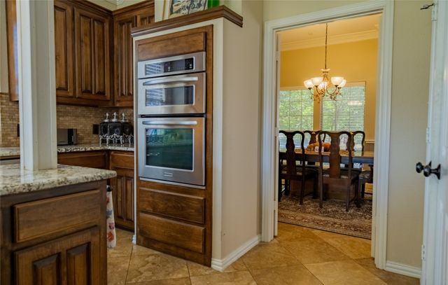 814 Doral Drive, Mansfield, TX 76063