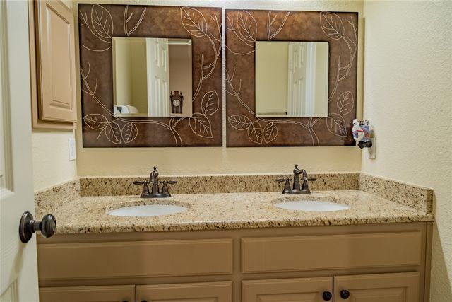 814 Doral Drive, Mansfield, TX 76063