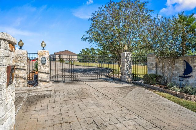 17570 Highway 105 W 33, Montgomery, TX 77356