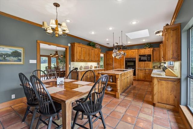 906 Valle Vista Drive, Athens, TX 75751