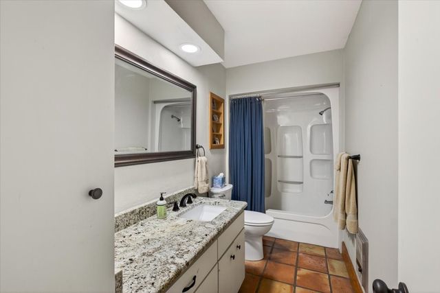 906 Valle Vista Drive, Athens, TX 75751