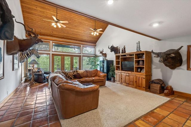 906 Valle Vista Drive, Athens, TX 75751