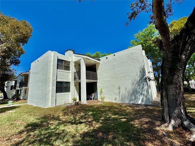 3610 SW 114th Ave 4-202, Miami, FL 33165