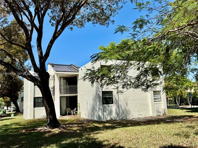 3610 SW 114th Ave 4-202, Miami, FL 33165