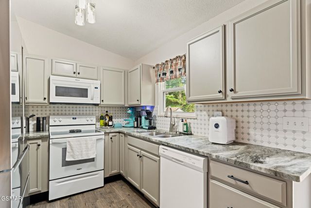 2360 Pinewood Drive, Maryville, TN 37803