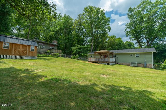 2360 Pinewood Drive, Maryville, TN 37803