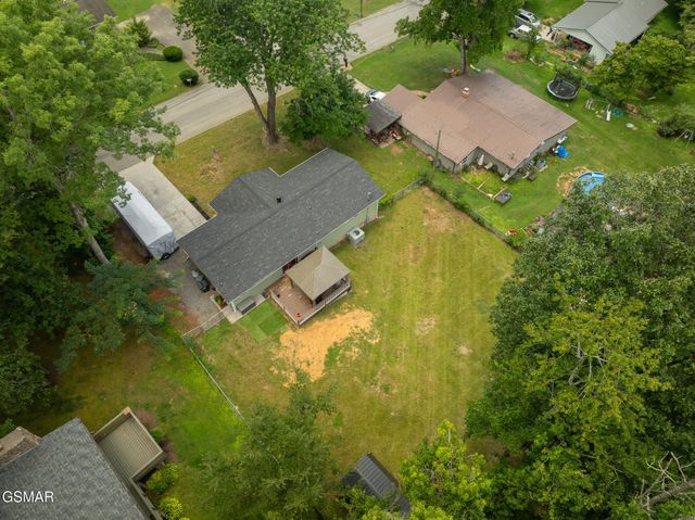 2360 Pinewood Drive, Maryville, TN 37803