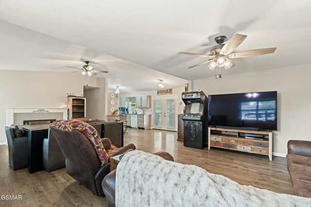 2360 Pinewood Drive, Maryville, TN 37803