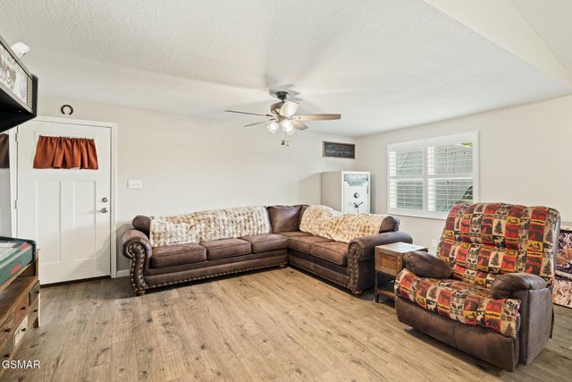 2360 Pinewood Drive, Maryville, TN 37803