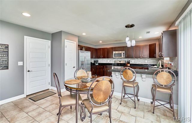 437 Prairie Creek Drive, Wentzville, MO 63385