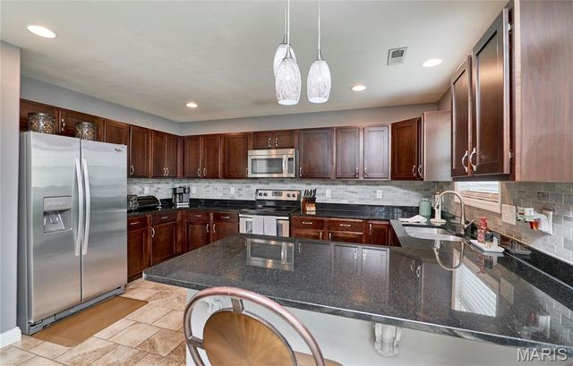 437 Prairie Creek Drive, Wentzville, MO 63385