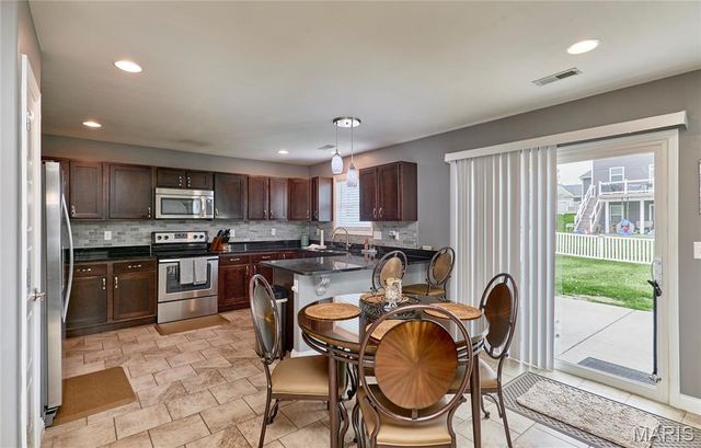 437 Prairie Creek Drive, Wentzville, MO 63385