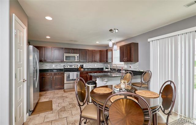 437 Prairie Creek Drive, Wentzville, MO 63385