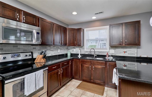 437 Prairie Creek Drive, Wentzville, MO 63385