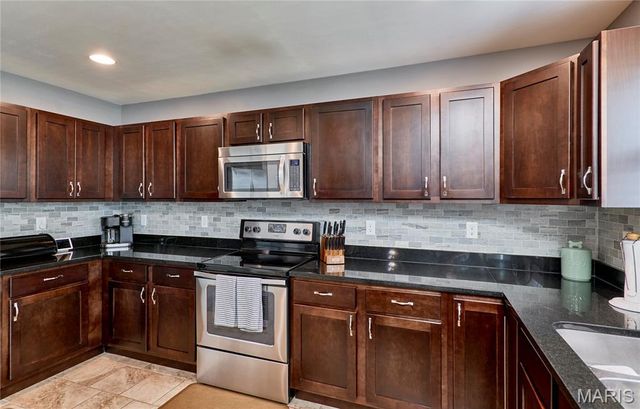 437 Prairie Creek Drive, Wentzville, MO 63385