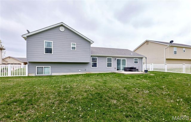 437 Prairie Creek Drive, Wentzville, MO 63385