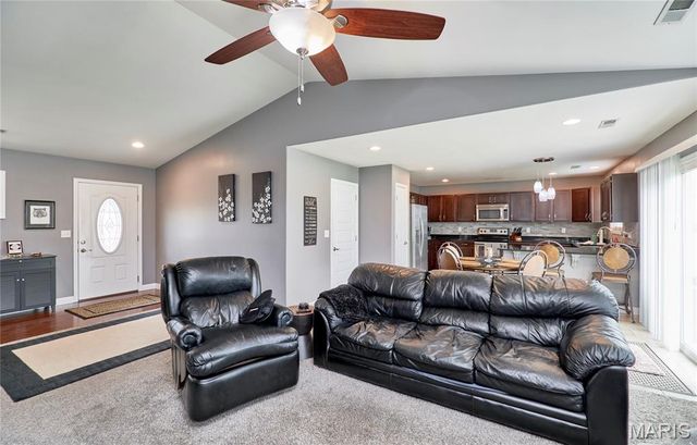 437 Prairie Creek Drive, Wentzville, MO 63385