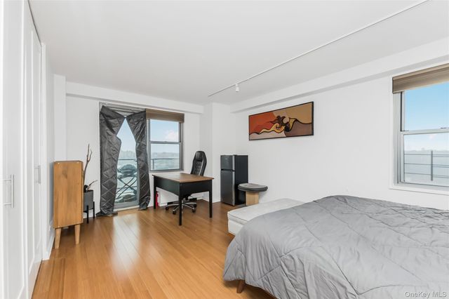 2500 Johnson Avenue 15G, Bronx, NY 10463