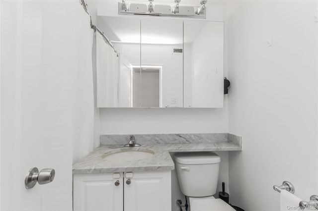 2500 Johnson Avenue 15G, Bronx, NY 10463