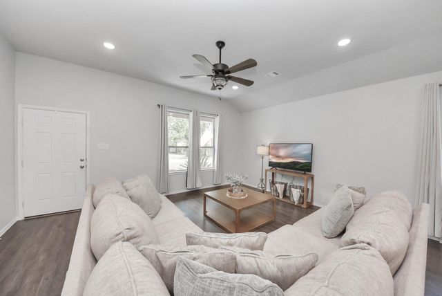 709 Little River Drive, Conroe, TX 77316