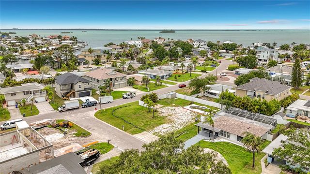 2464 DEL RIO WAY, Dunedin, FL 34698