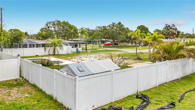 2464 DEL RIO WAY, Dunedin, FL 34698