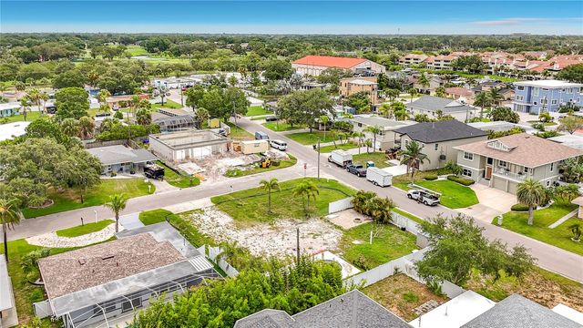 2464 DEL RIO WAY, Dunedin, FL 34698