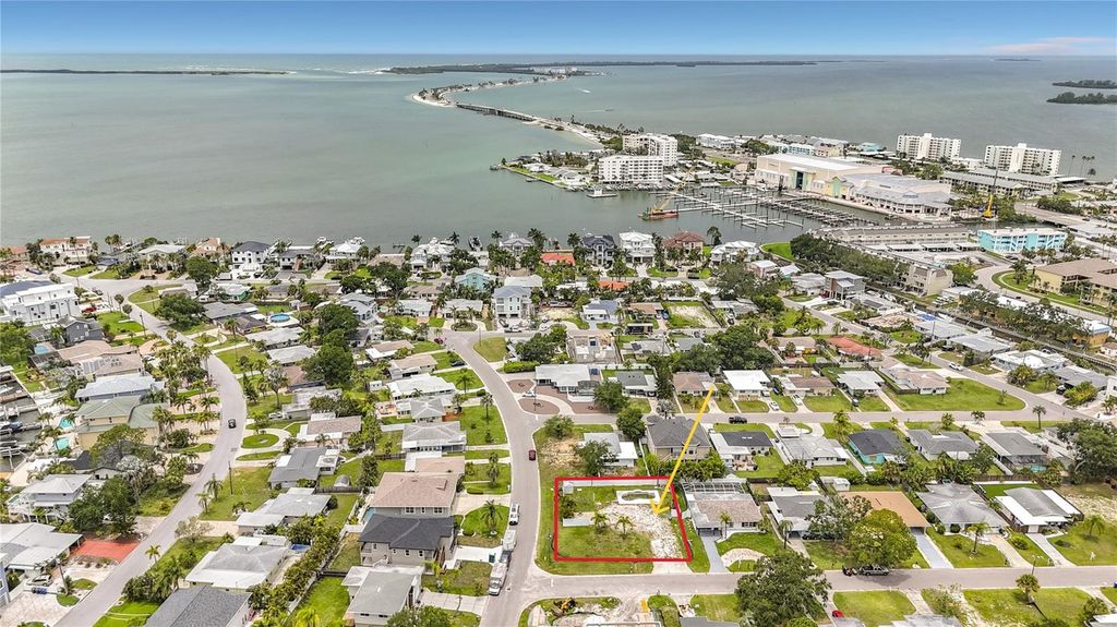 2464 DEL RIO WAY, Dunedin, FL 34698