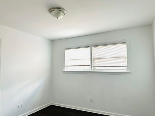 8638 Trumbull Avenue 2, Skokie, IL 60076