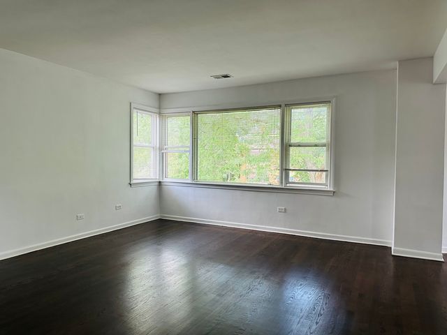 8638 Trumbull Avenue 2, Skokie, IL 60076