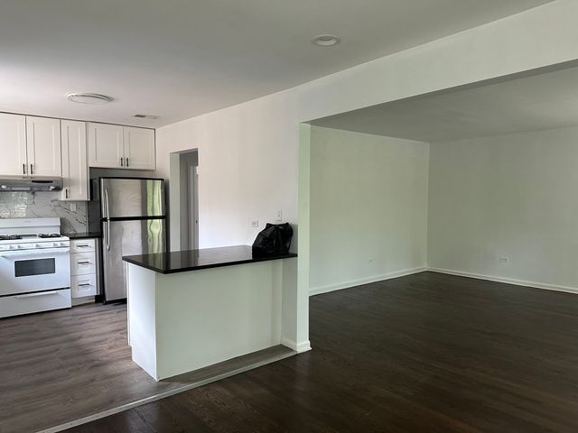 8638 Trumbull Avenue 2, Skokie, IL 60076