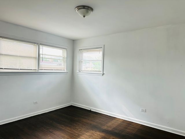 8638 Trumbull Avenue 2, Skokie, IL 60076