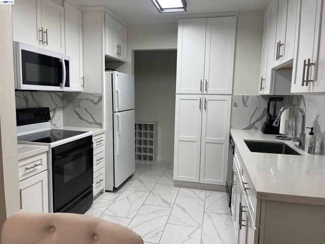 1305 Boulevard Way 210, Walnut Creek, CA 94595