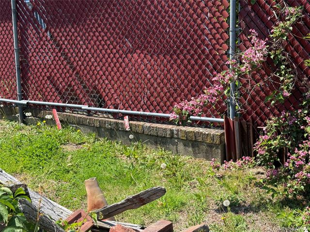 201 15 26th Avenue, Bayside, NY 11360
