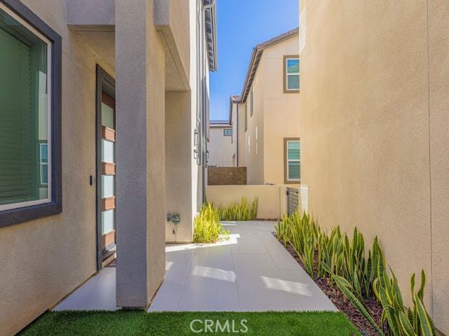 144 sash, Irvine, CA 92618