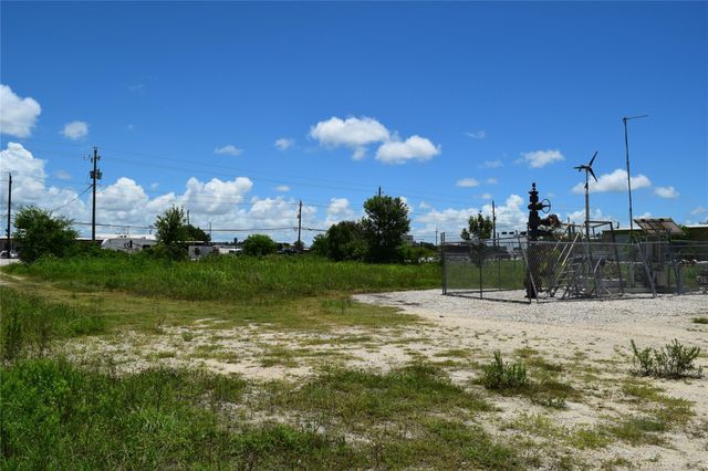 5350 N Highway 35, Pearland, TX 77511