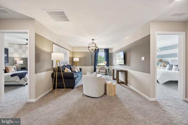 6 AVONWOODS CT, Staunton, VA 24401