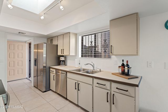 5018 N Placita Del Lazo, Tucson, AZ 85750