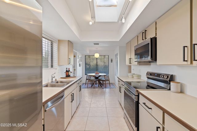 5018 N Placita Del Lazo, Tucson, AZ 85750