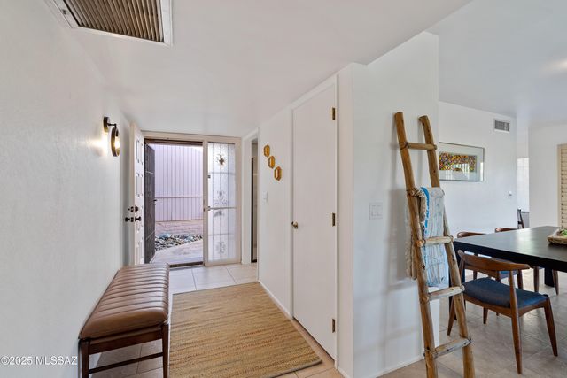 5018 N Placita Del Lazo, Tucson, AZ 85750