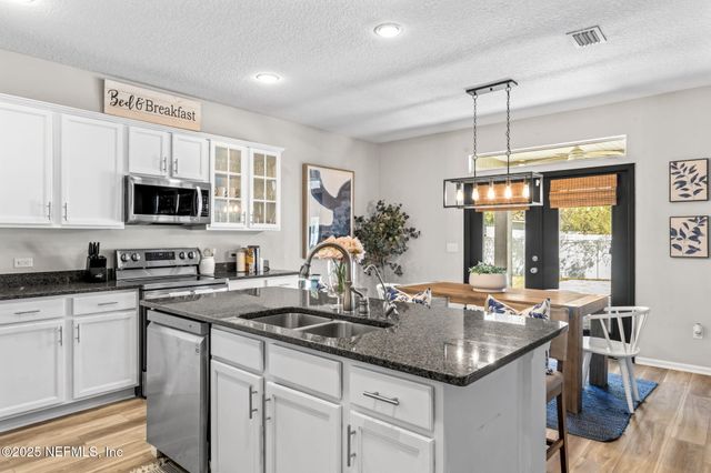 475 PINE EAGLE Drive, Fleming Island, FL 32003