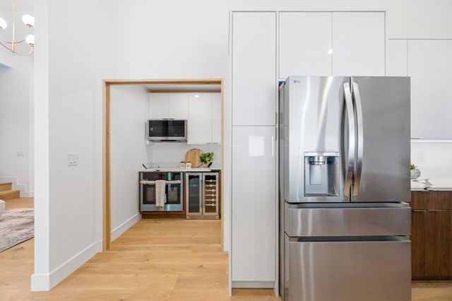 6 Amherst Rd, Hopkinton, MA 01748