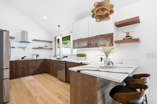 6 Amherst Rd, Hopkinton, MA 01748