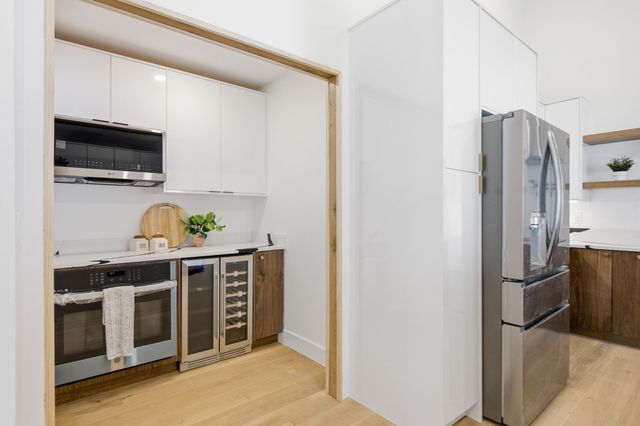 6 Amherst Rd, Hopkinton, MA 01748