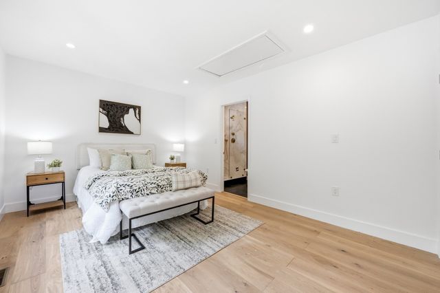6 Amherst Rd, Hopkinton, MA 01748