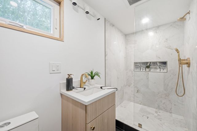 6 Amherst Rd, Hopkinton, MA 01748